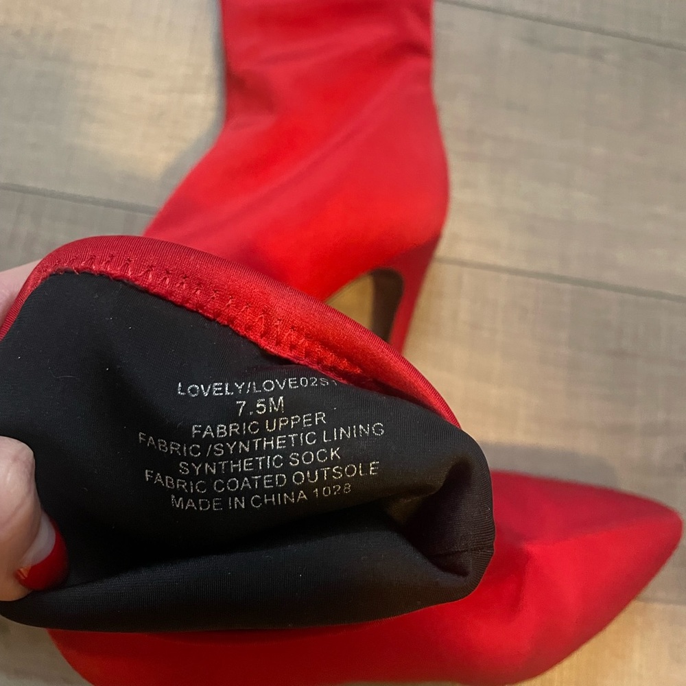 Boots red silk - Picture 2 of 13